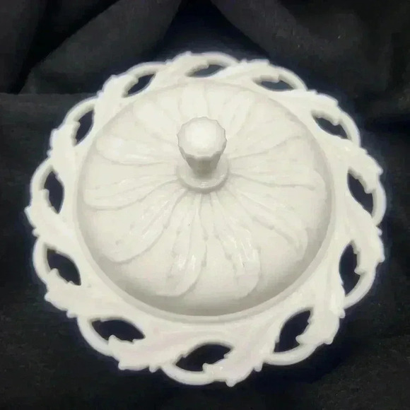 Vintage Imperial Glass White Eyelet‎ Lace Design Candy Dish With Lid  Xmas Gift - Picture 1 of 9